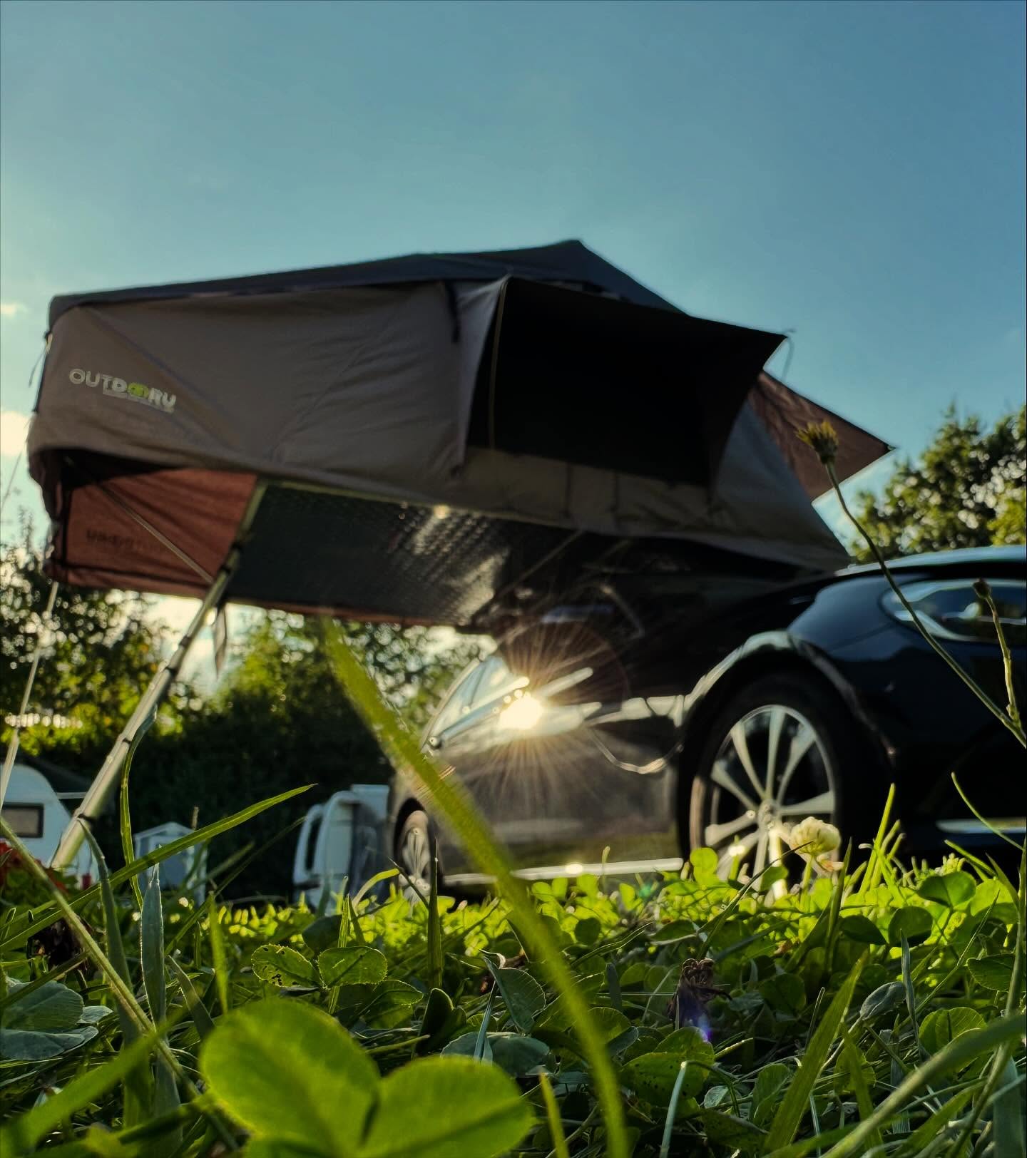 Roadtrip-Ready: Die besten Routen und Spots für Dachzelt-Nomaden in Deutschland