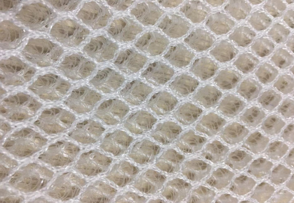 3D mesh mattress pad against moisture